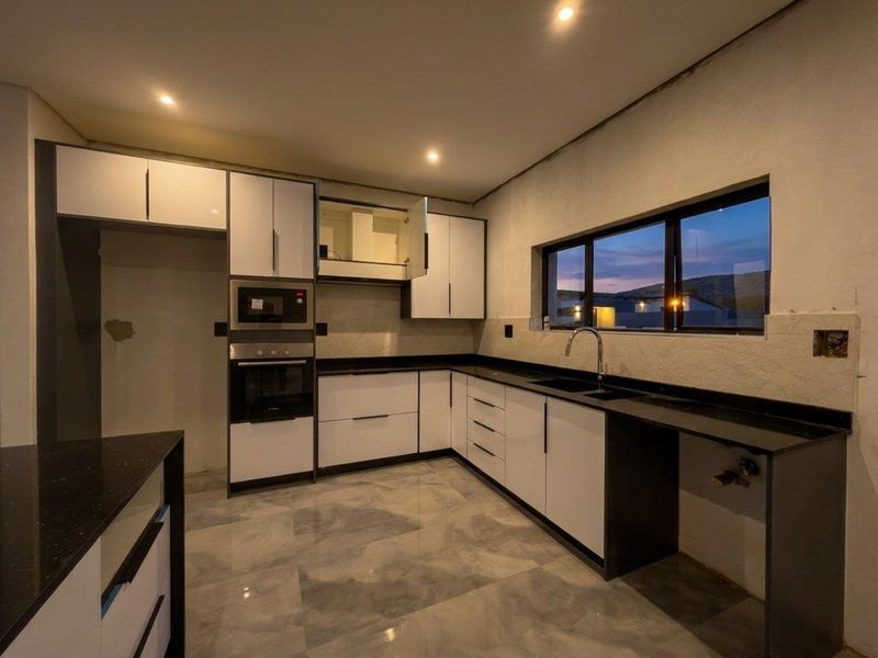Stone Quarter | Luxury Single Storey Cluster Backing onto the Conservation Belt - Photo 10