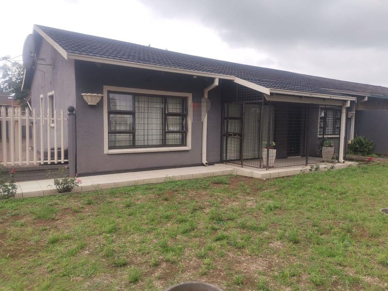 3 Bedroom House For Sale in Vanderbijlpark CW2 - Photo 2