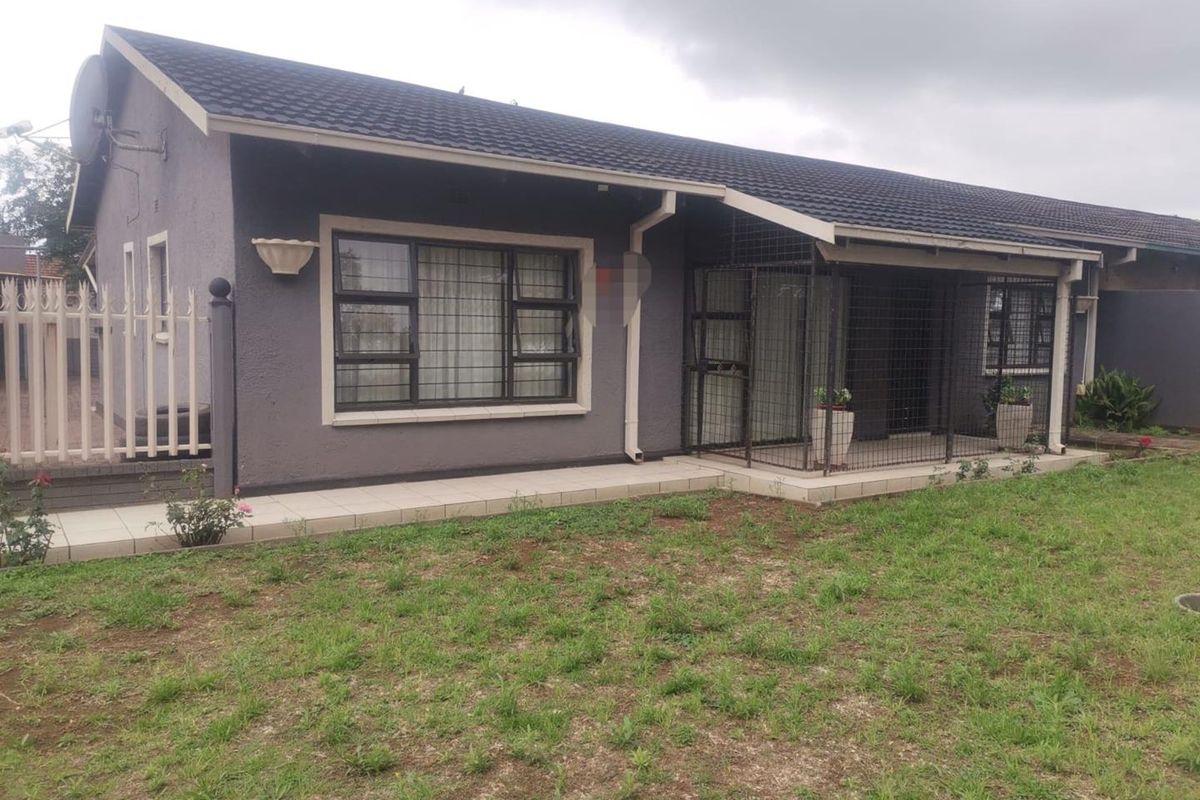 3 Bedroom House For Sale in Vanderbijlpark CW2 - Photo 2