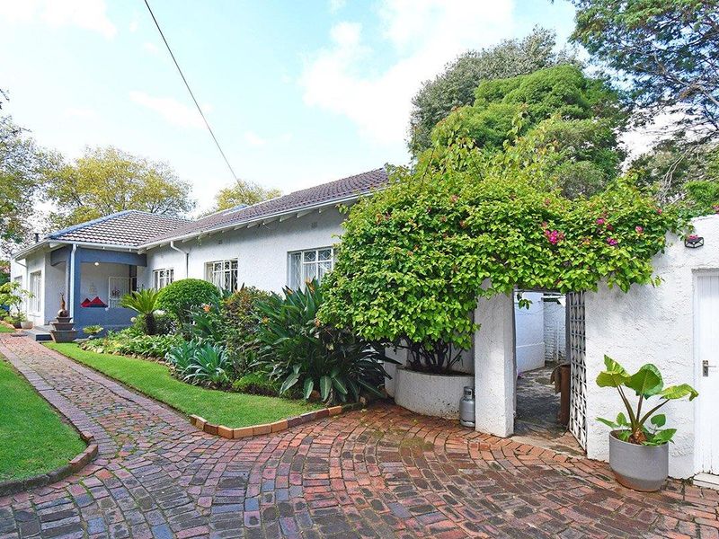 Spacious Family Home Near Sydenham Highlands North Synagogue - Photo 5