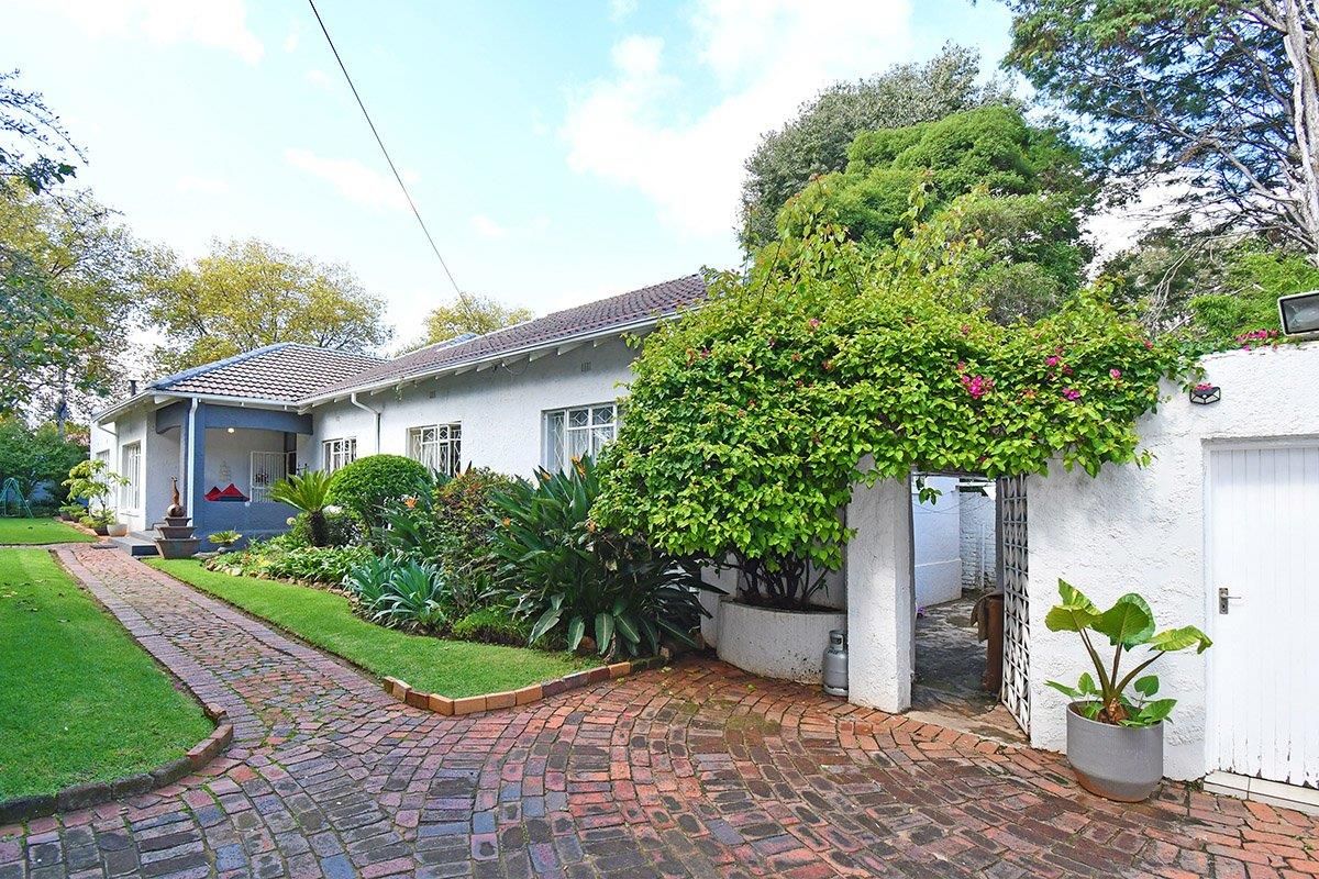 Spacious Family Home Near Sydenham Highlands North Synagogue - Photo 5