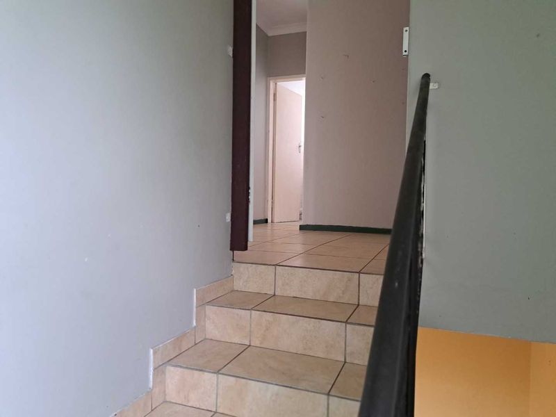 Lovely 2 Bedroom Duplex in a south after secure complex in Benoni - Photo 8