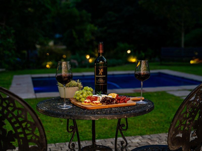 A HOME CURATED FOR LIVING, GATHERING AND GROWING IN THE HEART OF KLOOF! - Photo 9