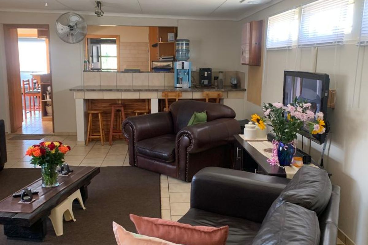 Beautiful Family Home for Sale in Walvis Bay! - Photo 2