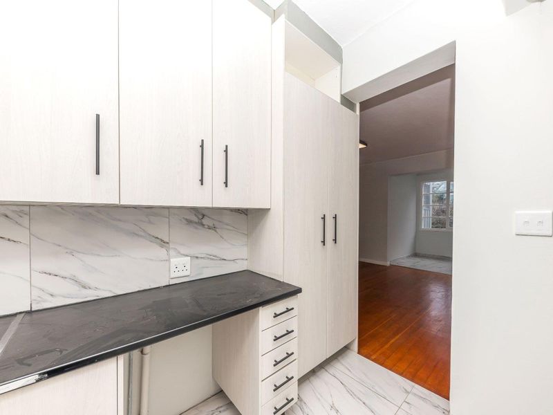 Modern First-Floor Apartment in the Heart of Sea Point - Photo 9