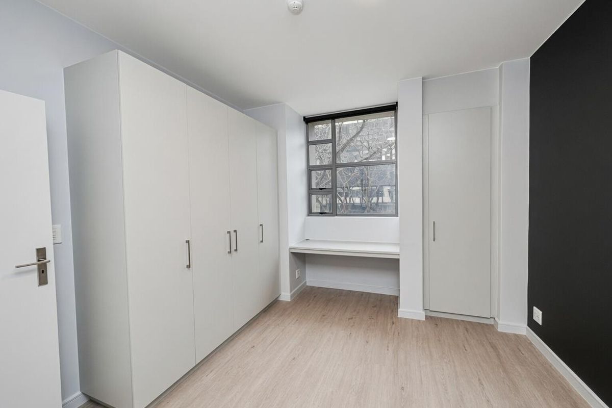 WELL PRICED TWO BEDROOM APARTMENT FOR SALE IN THE MEDIAN - Photo 4