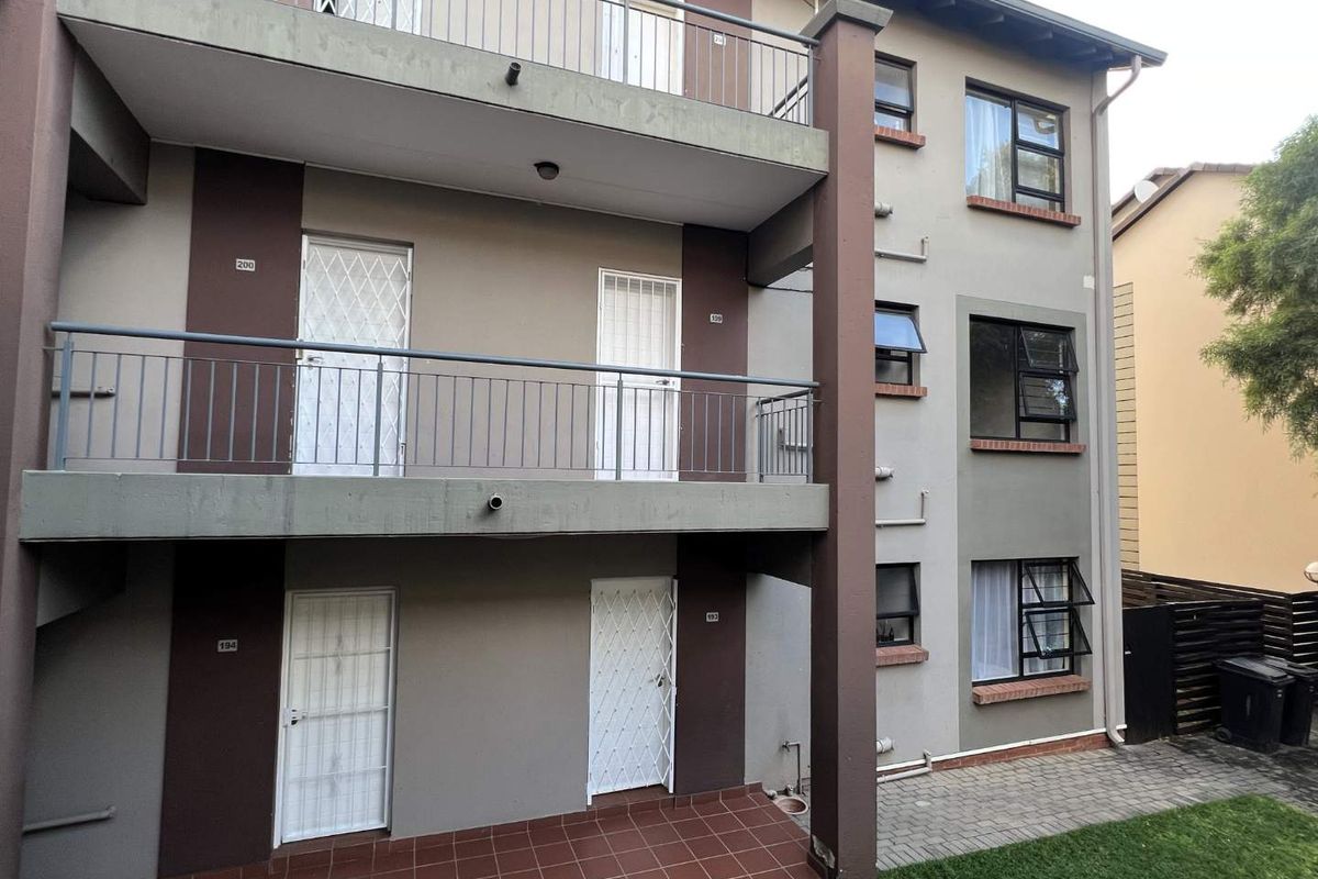 Live Securely in Style: 2-Bedroom Middle-Floor Gem! - Photo 2