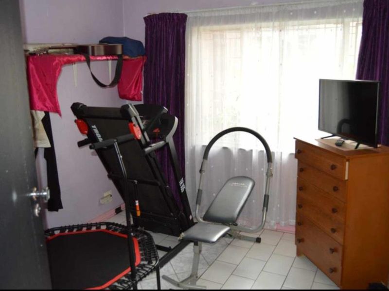 Family Home for Sale with Flatlet - Photo 10