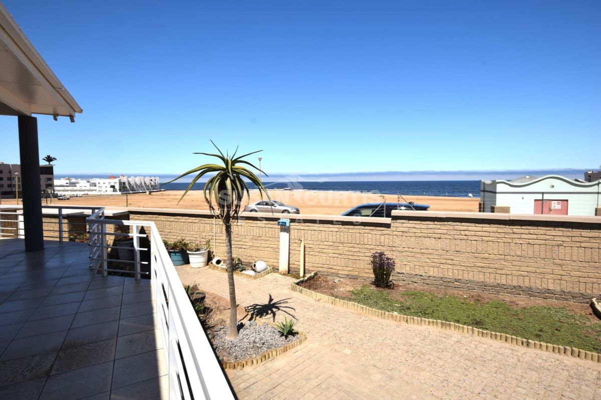 STUNNING 3 BEDROOM TOWNHOUSE IN VOGELSTRAND IS FOR SALE - Photo 2