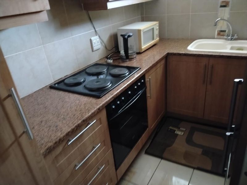Neatly furnished one-bedroom apartment. - Photo 5