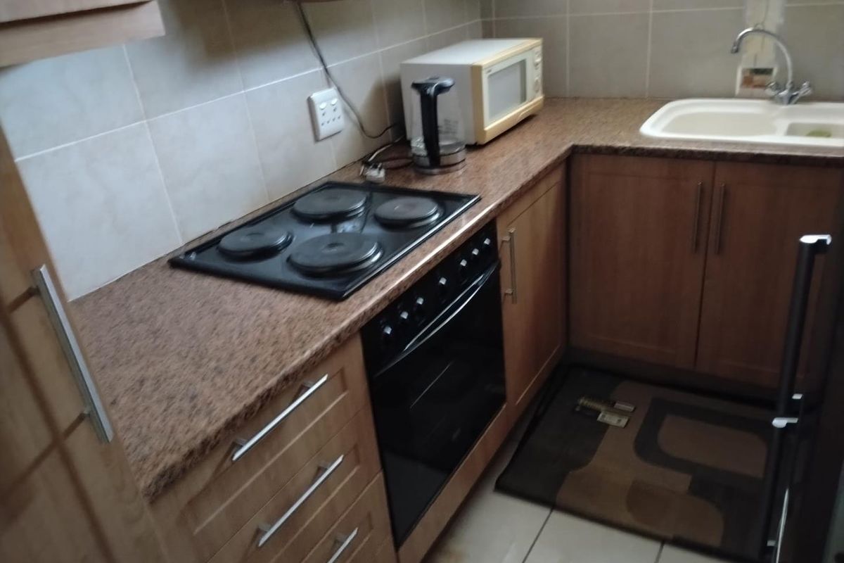 Neatly furnished one-bedroom apartment. - Photo 5