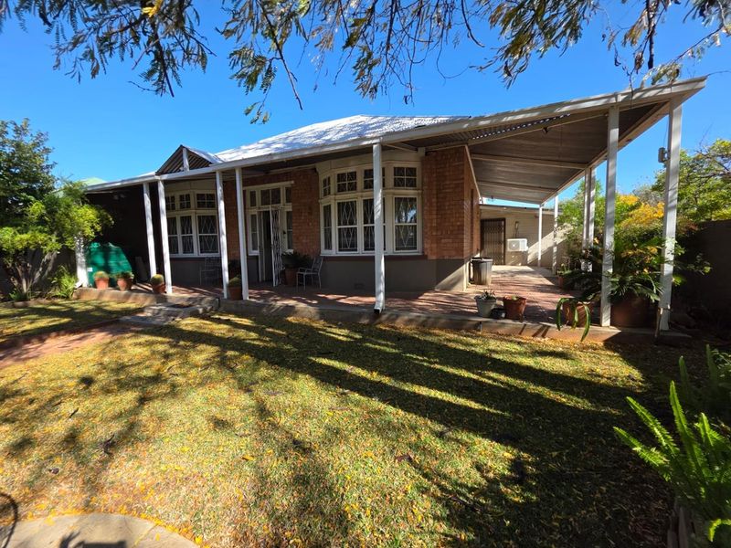 Beautiful 4 bedroom house - Photo 2