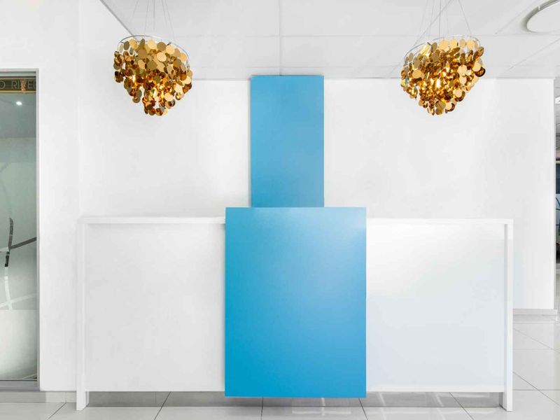 Private office space tailored to your business’ unique needs in Regus East London - Photo 5