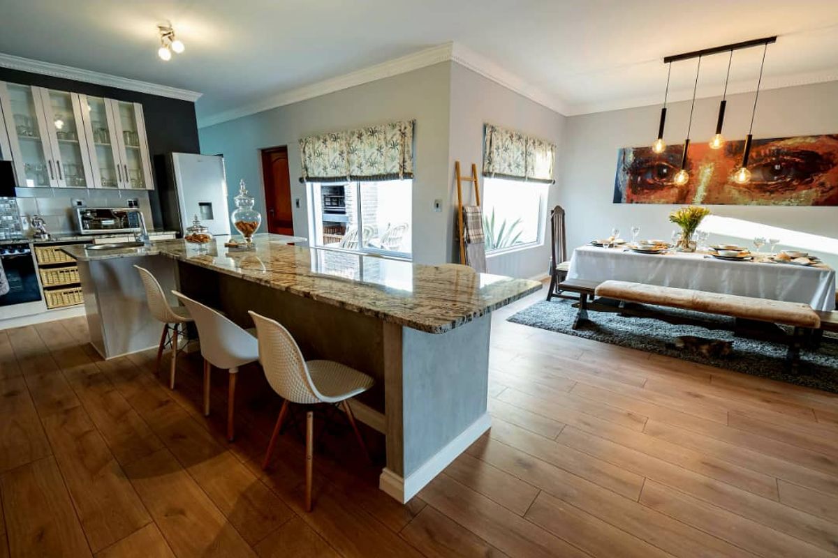 Beautiful family home in Henties Bay. - Photo 3