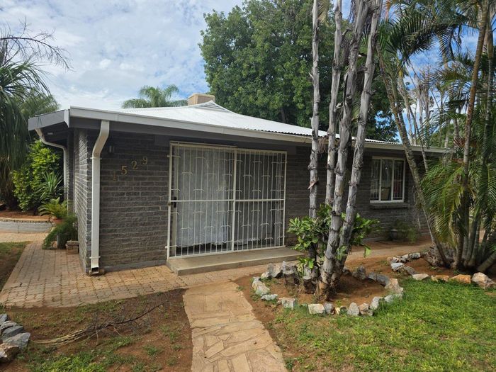 Property #2378291, House For Sale in Tsumeb Central