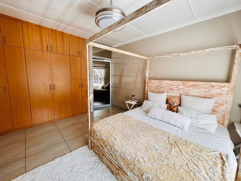 Beautiful newly renovated Townhouse for sale in the Centre of vryheid - Photo 9