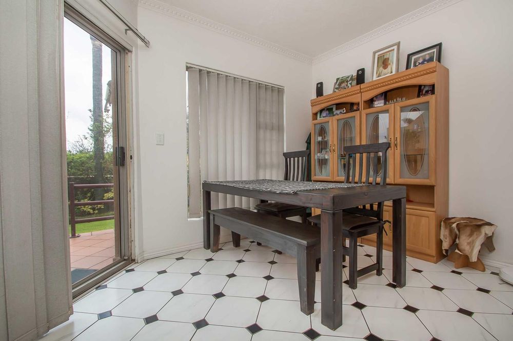 Dining area with sliders