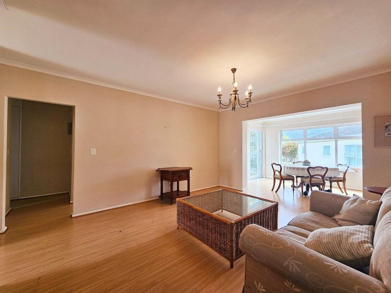 Modern & Secure 2 Bedroom Townhouse - Photo 5