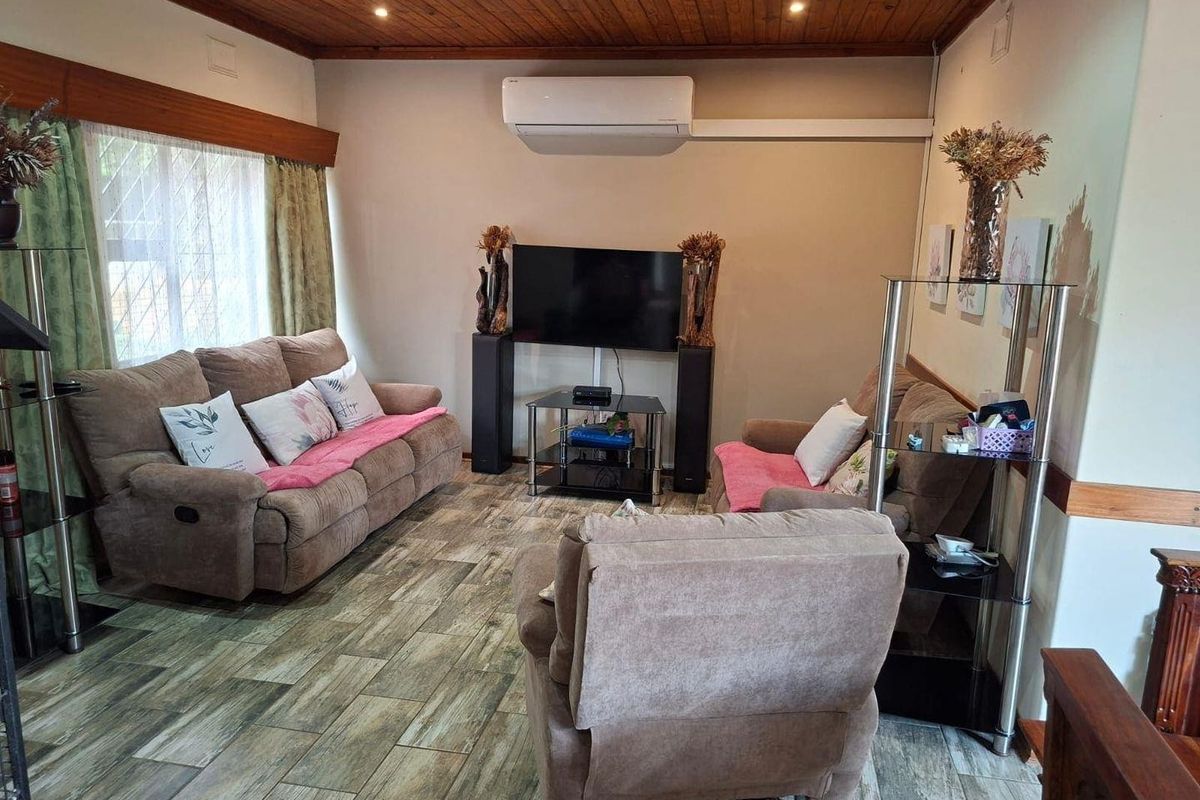 4 Bedroom House for Sale in Drakensview, Estcourt. - Photo 3