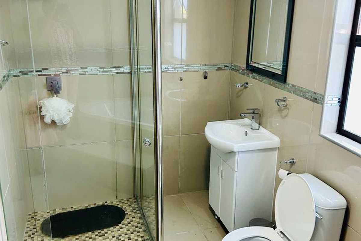 Beautiful  and secure Three bedroom standalone house to rent in Ongwediva - Photo 5