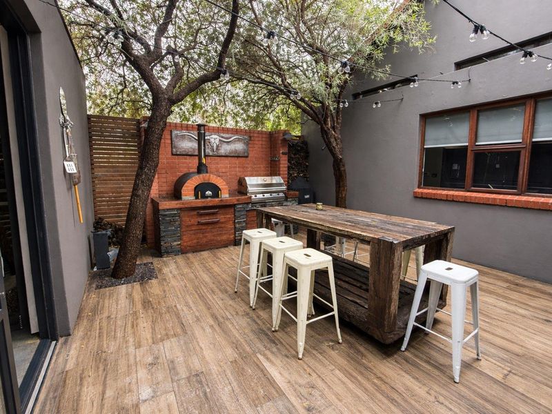 Elevated Luxury for the Modern Family - Complete with vies and Solar - Photo 3