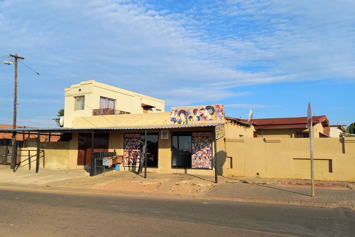 11 bedroom house for sale in Atteridgeville - Photo 3