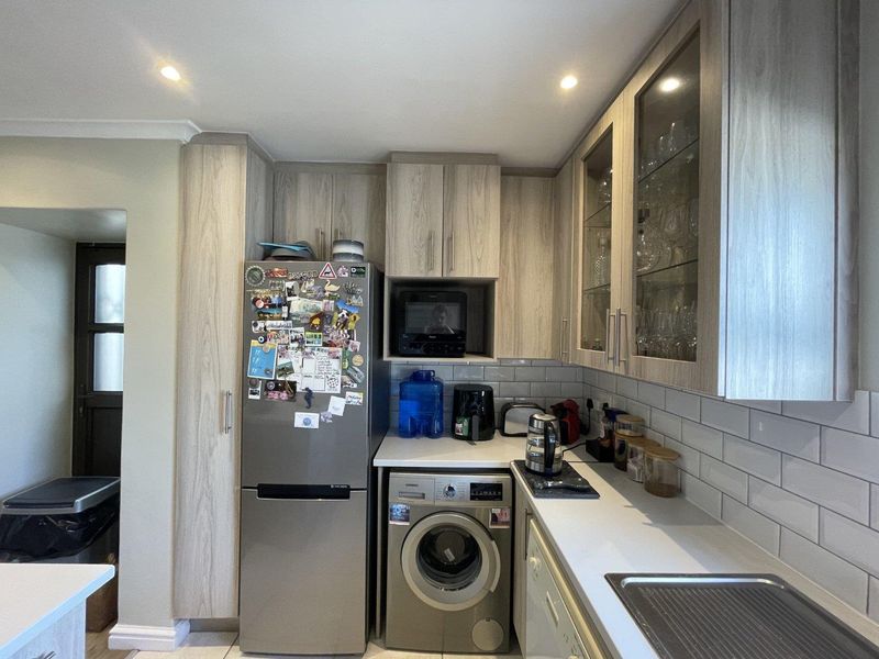 Renovated 3-Bed Home in Safe, Family-Friendly Neighborhood - Photo 7