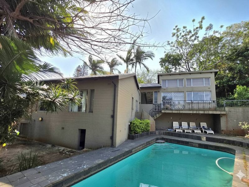 Prime Investment Opportunity – Family Home with Student Accommodation Potential in Manor Gardens - Photo 3