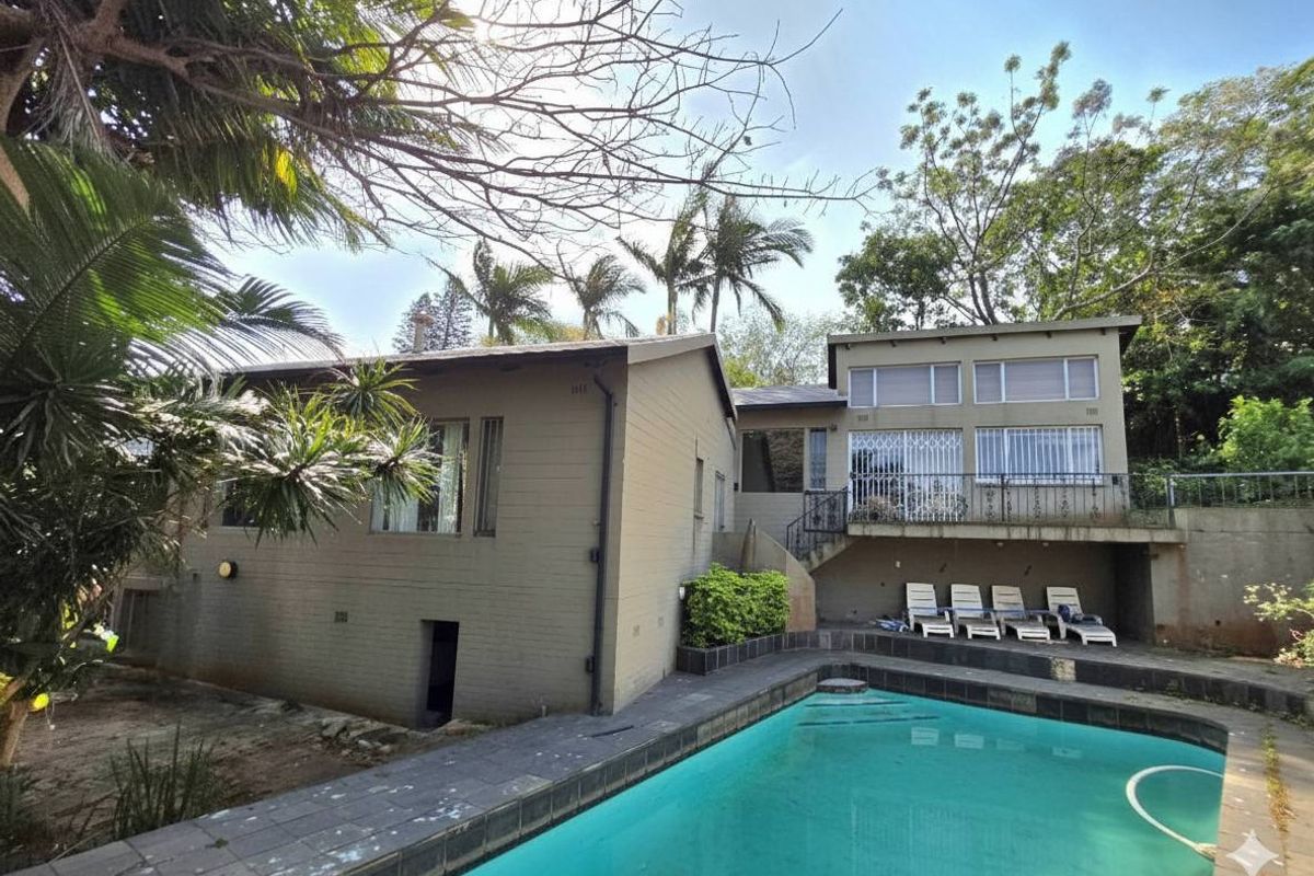 Prime Investment Opportunity – Family Home with Student Accommodation Potential in Manor Gardens - Photo 3