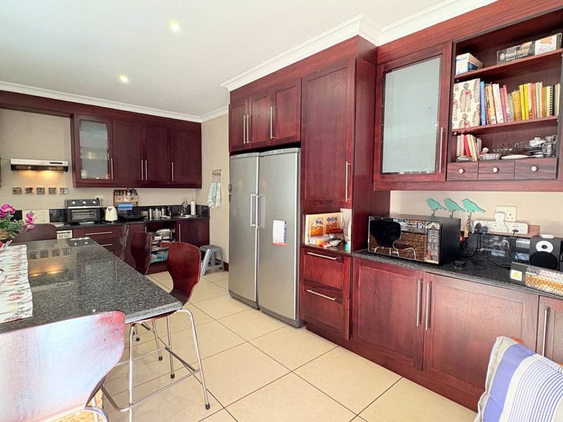 Tri Mandate - Rare find in Midfield Estate - Photo 10