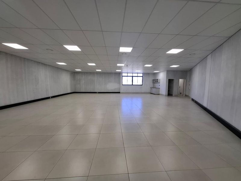 FOR RENT | FIRST FLOOR – OFFICE / MEDICAL SUITE | KLEINE KUPPE - Photo 2