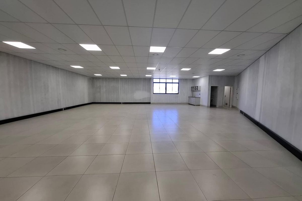 FOR RENT | FIRST FLOOR – OFFICE / MEDICAL SUITE | KLEINE KUPPE - Photo 2