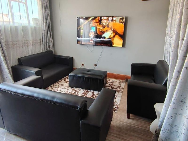 Emota, 2 Bedroom for sale - Photo 3