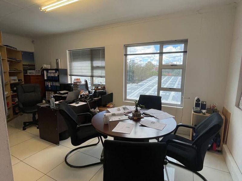 Office Building in Windhoek West - Photo 6