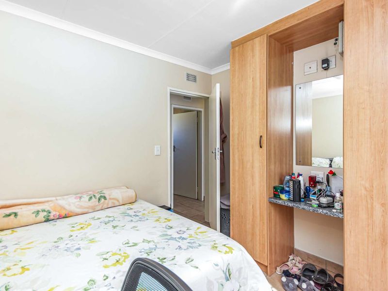 3 Bedroom House In A Secure Estate - Photo 2