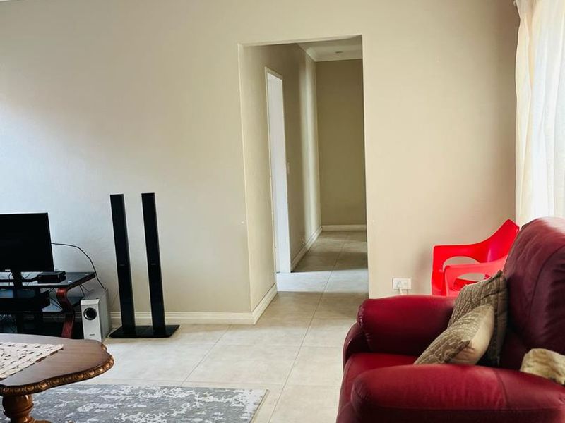 3 Bedroom house in a security ESTATE in Van Rebeeck Park - Photo 7