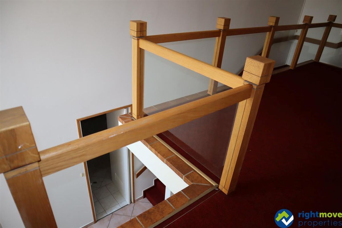 When business meets the perfect location. Seldom in the market. Excellent location and visibility. - Photo 3