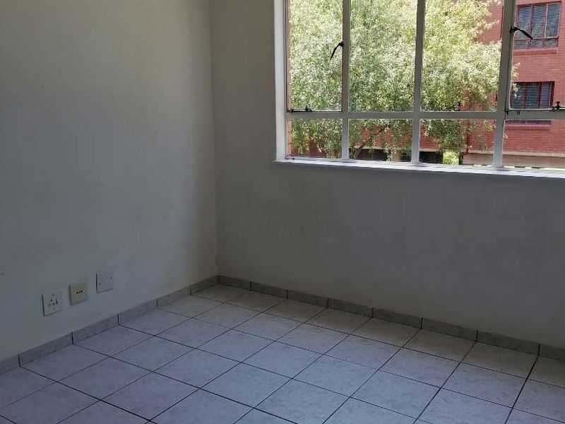 2 Bedroom to rent in Hatfield - Photo 8