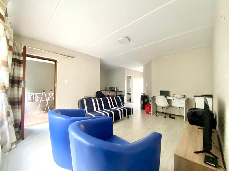 MODERN ONE BED APARTMENT IN MORNINGSIDE - Photo 5