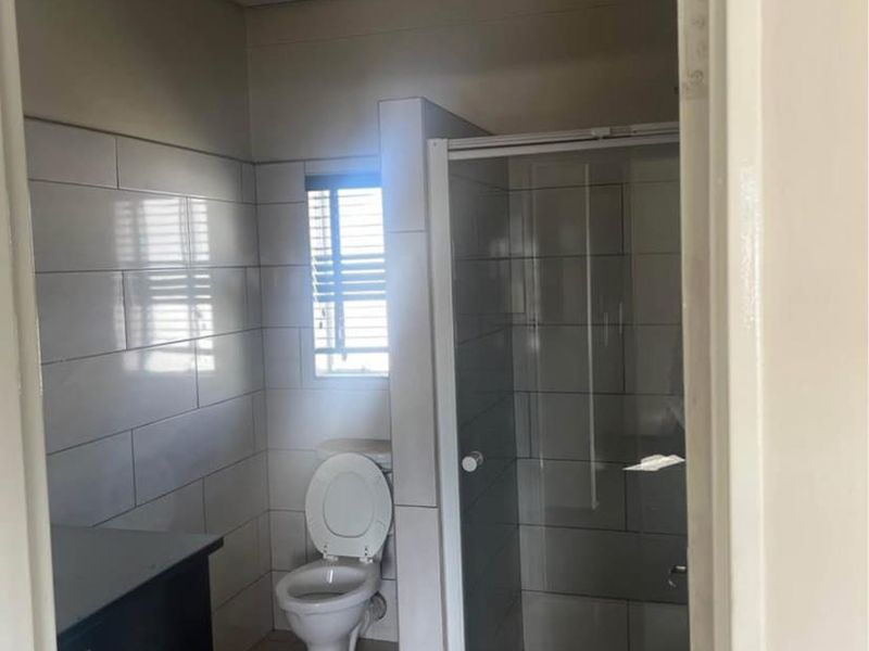 Double Storey Office Space To Let - Photo 5