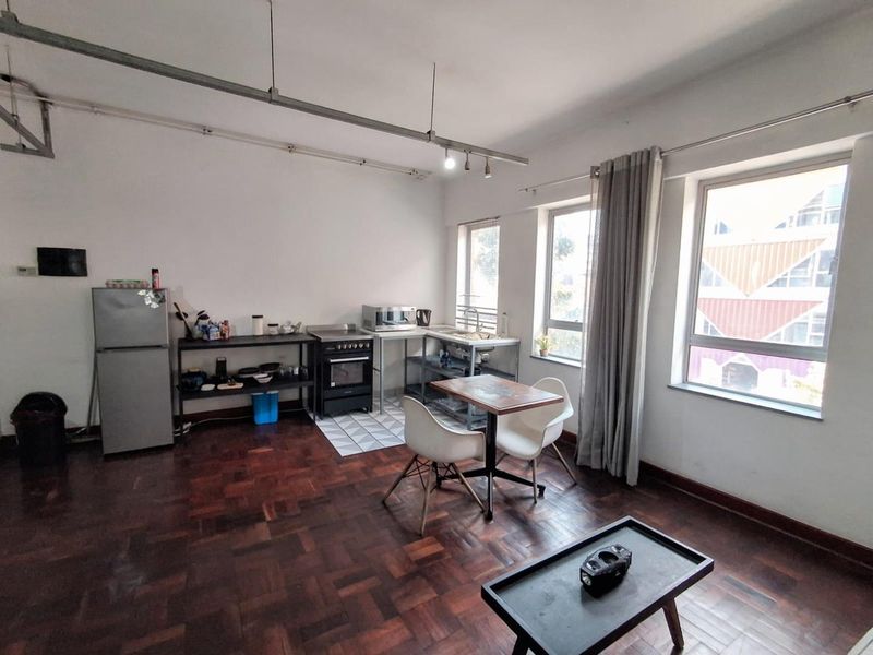 Massive Loft-Style Apartment in the Heart of Maboneng – Ideal Investment Opportunity - Photo 3