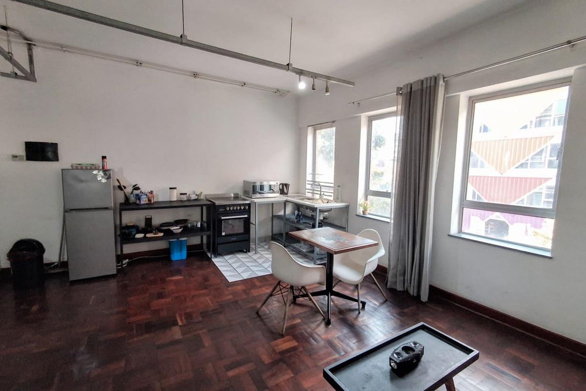 Massive Loft-Style Apartment in the Heart of Maboneng – Ideal Investment Opportunity - Photo 3