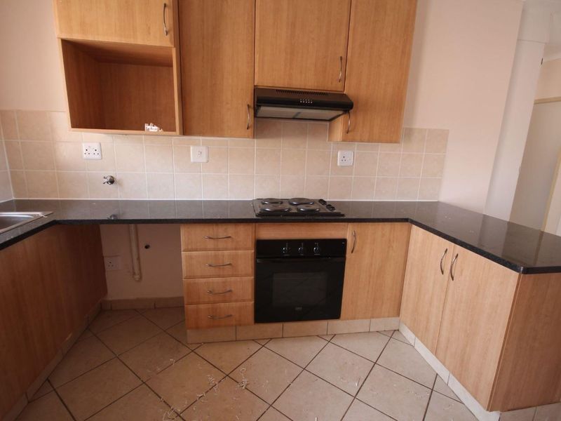 Perfect 2Bedroom Ground Floor Apartment!! - Photo 2