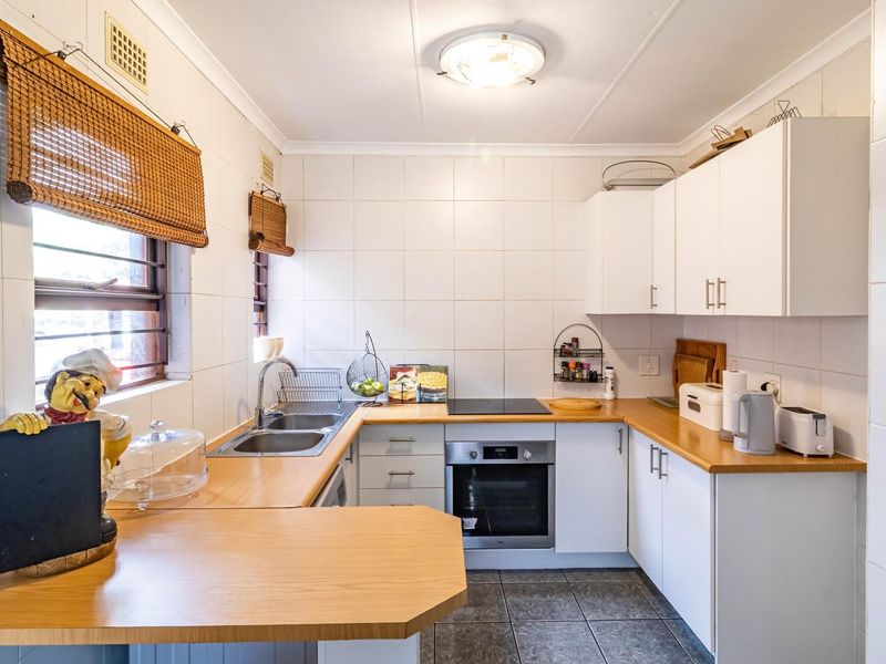Live the Lifestyle: Renovated Ground-Floor Apartment + Braai Spot - Photo 8