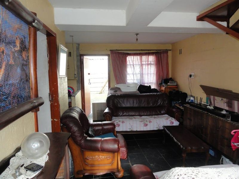 Spacious 2 bedroom maisonette located in Salberau, Elsies River - Photo 7