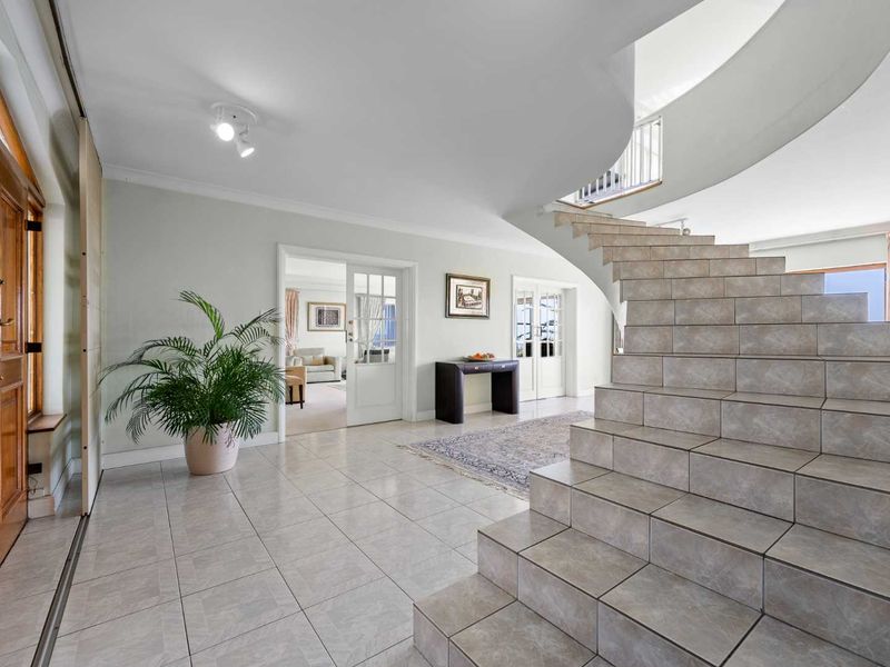 University Estate Most sought after - Photo 8