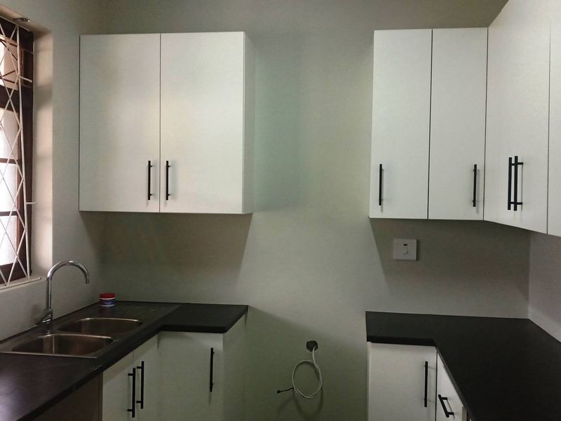 Flexible 75m2 Office / Retail Space to Rent - Photo 2