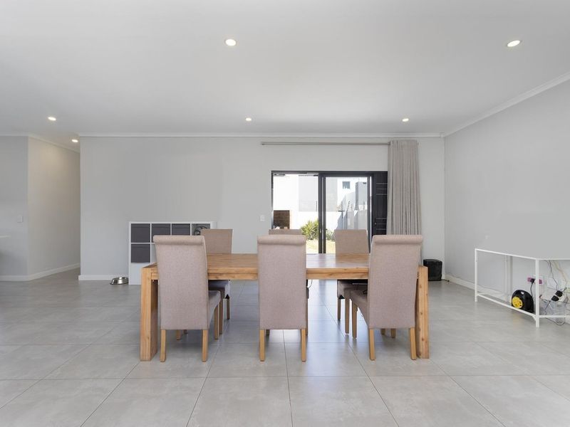 Your Perfect Family Home Awaits! - Photo 7