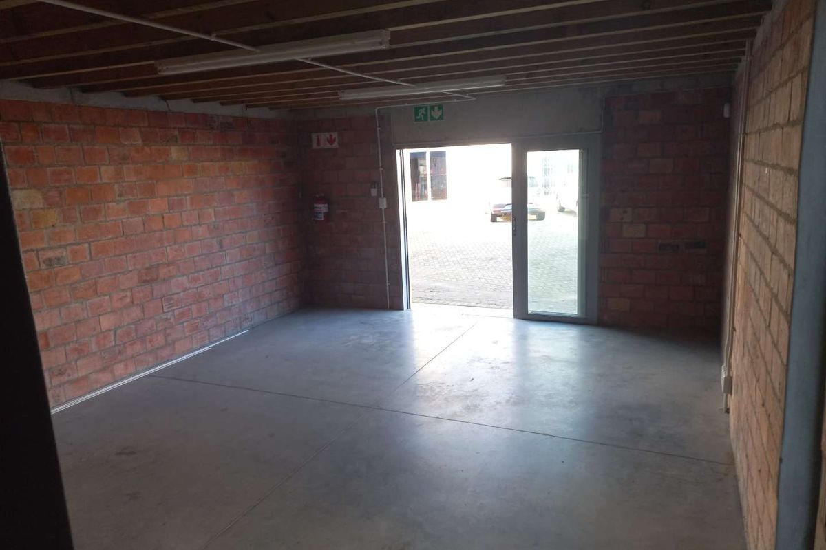 Secure unit within commercial business park! - Photo 3