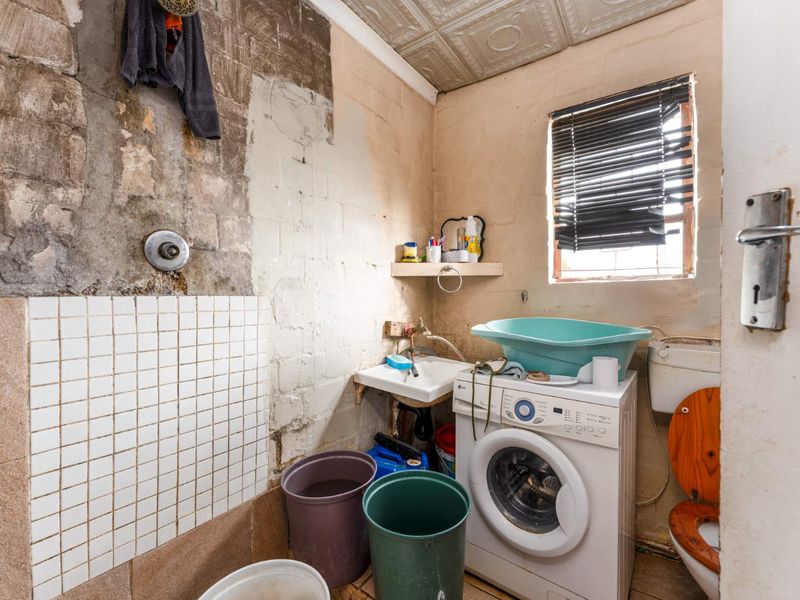 2-Bedroom Fixer-Upper in Hibiscus Close, Ocean View - Photo 8